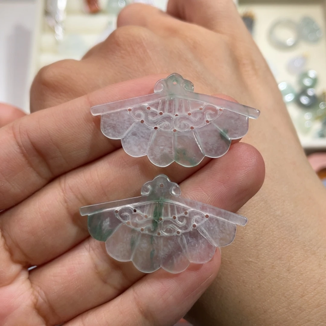 颈饰未镶嵌翡翠一对扇子02
