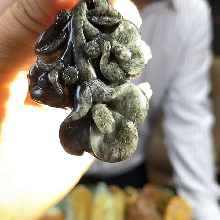 蛇纹石玉未镶嵌吊坠吊坠