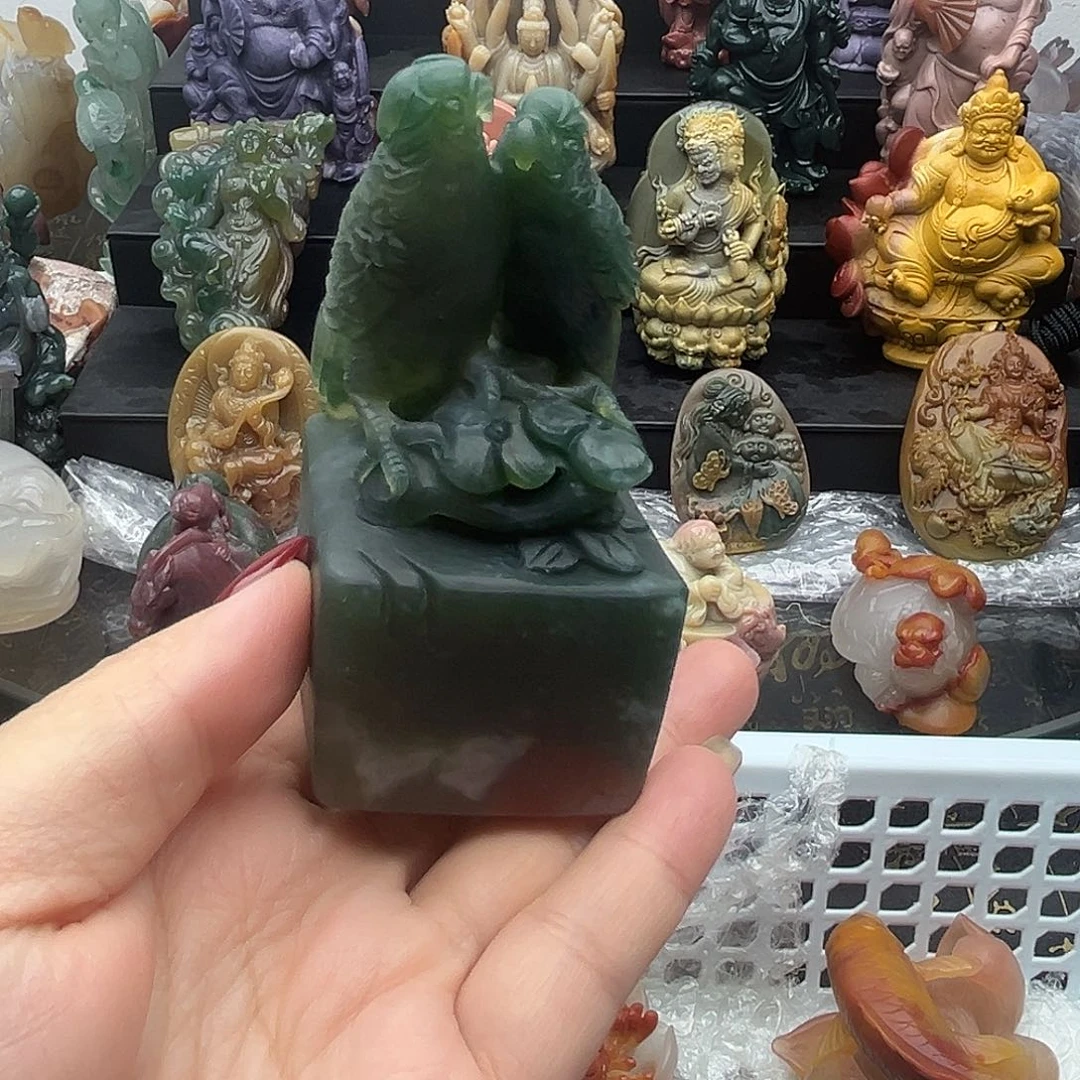 石英质玉未镶嵌颈饰