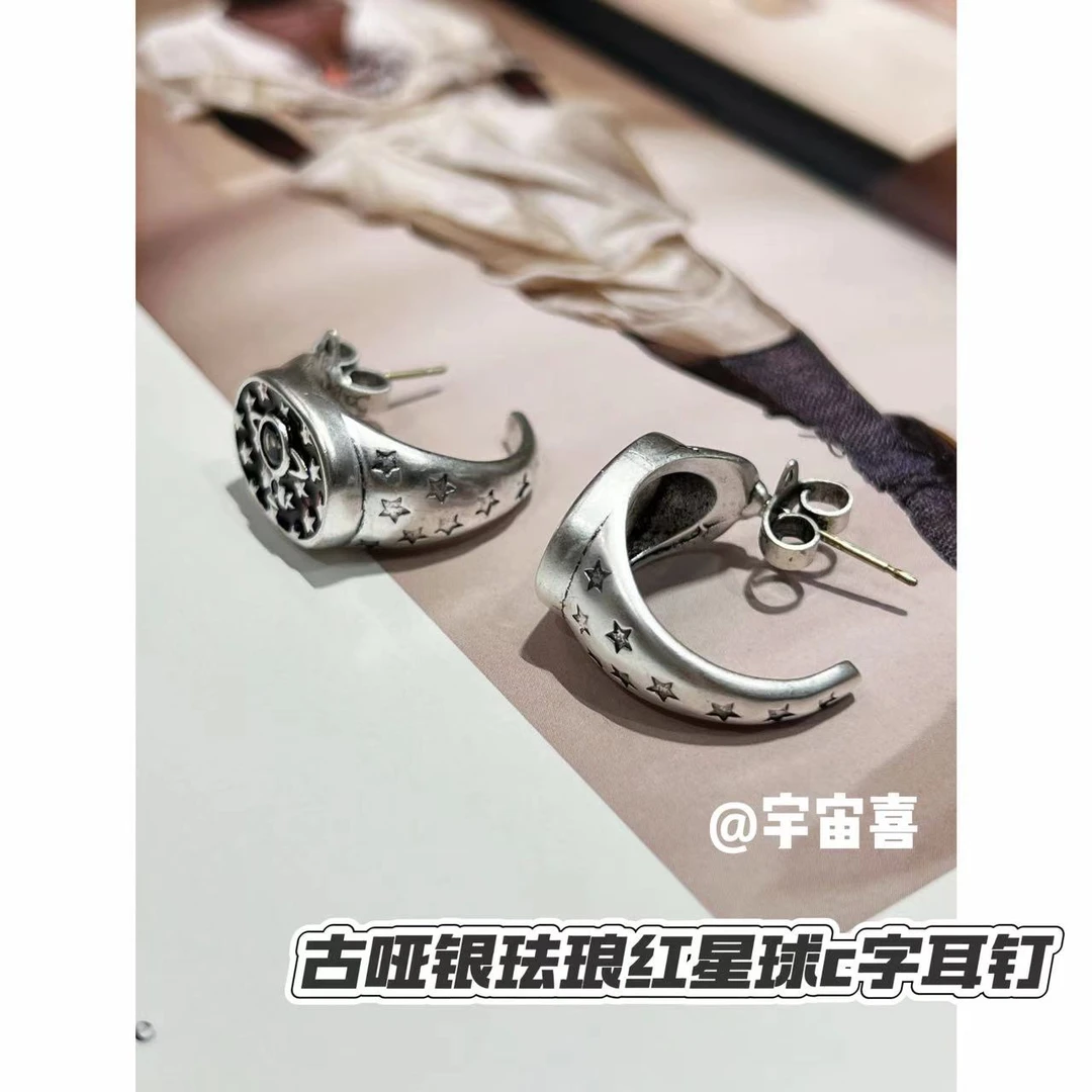 铜合金锆石耳饰 C4-106【古银珐琅红五角星刻印白锆c字星球耳钉】