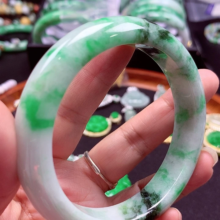 未镶嵌手镯翡翠翡翠