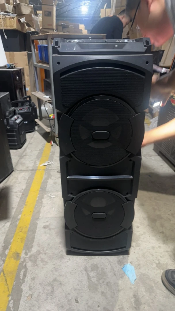 9新  插电款双8寸音响，电位器受潮有次啦声音，裸机，不包邮