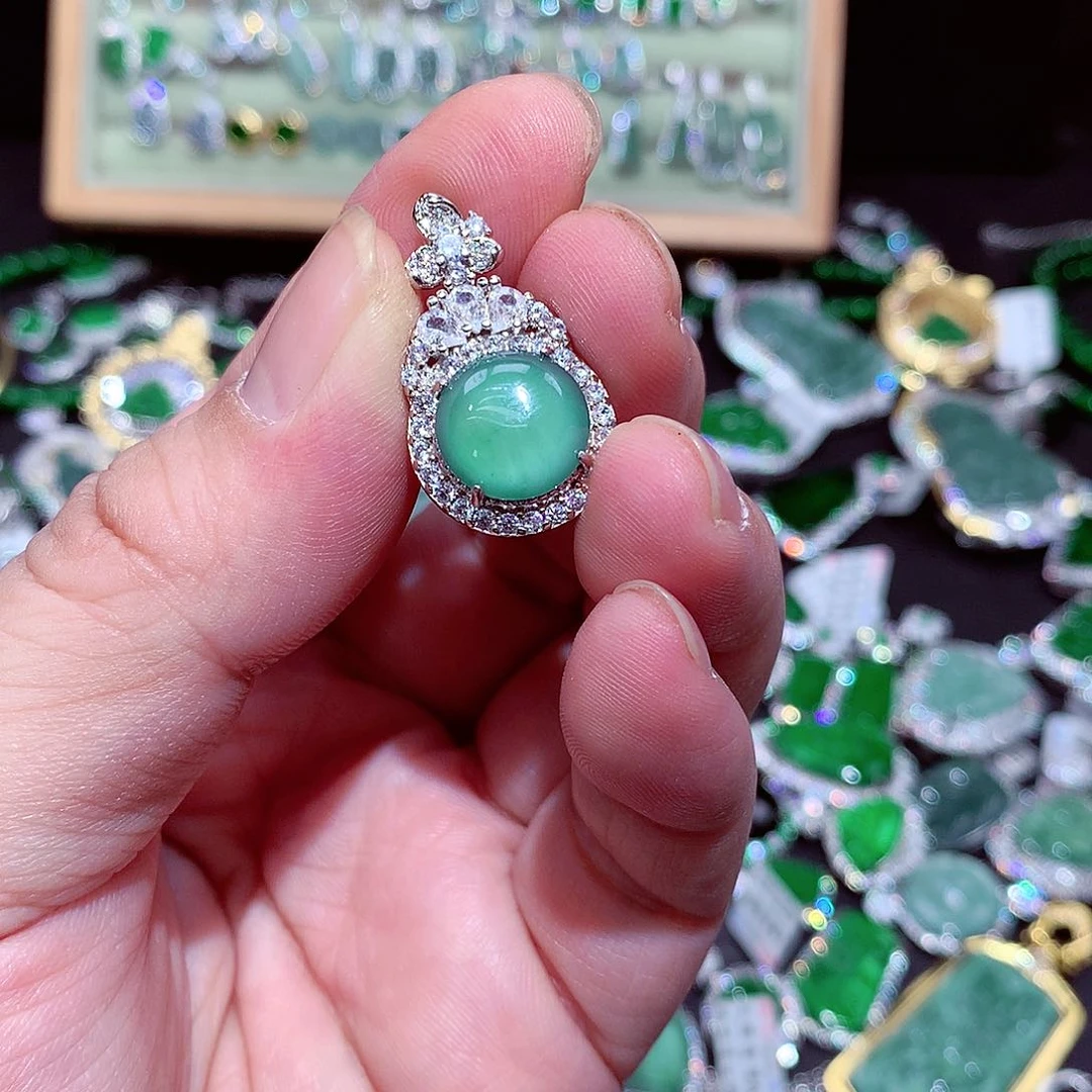 【闪购商品】翡翠吊坠(不含链)未镶嵌