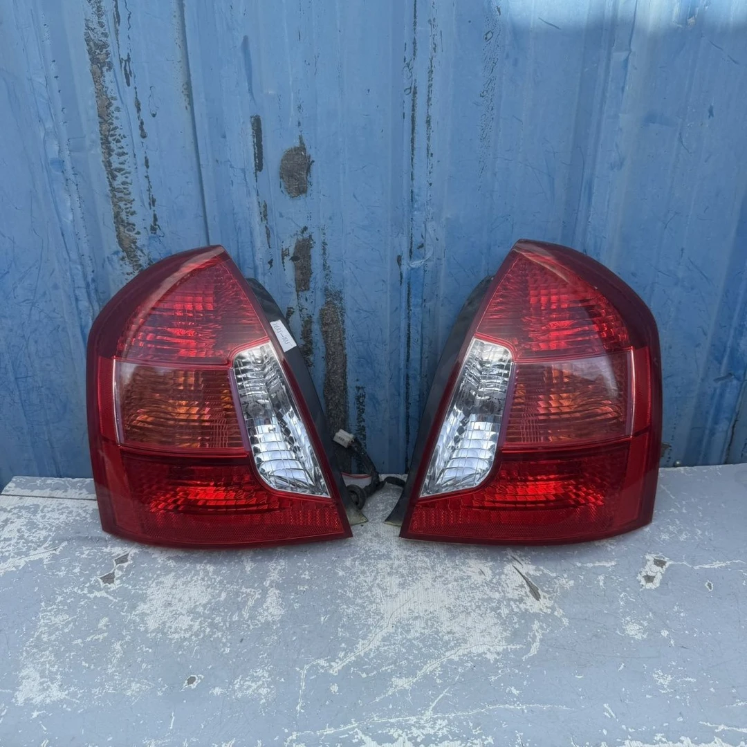 适用06-10款现代雅绅特后尾灯刹车灯倒车灯防追尾灯