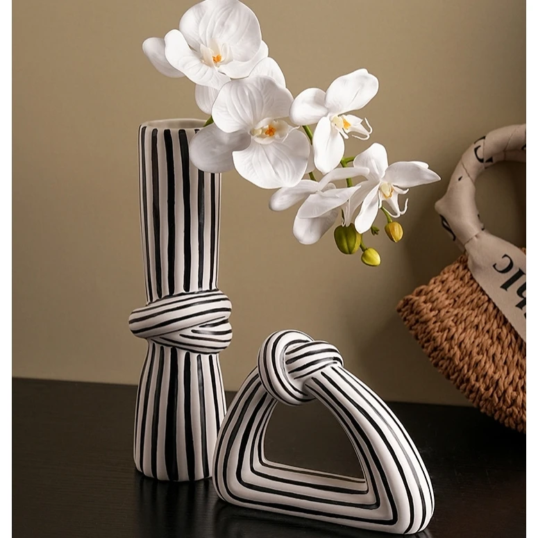 现代艺术创意简约条纹花瓶摆件家居玄关酒柜客厅高级感小众装饰品