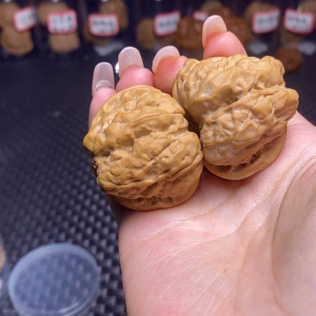 文玩核桃吊坠蛤蟆头肚子44.5边41