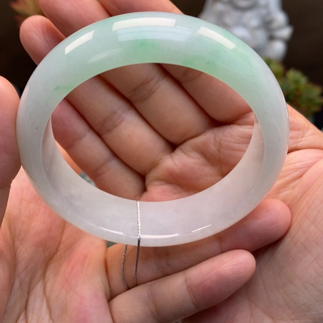 翡翠手镯未镶嵌天然