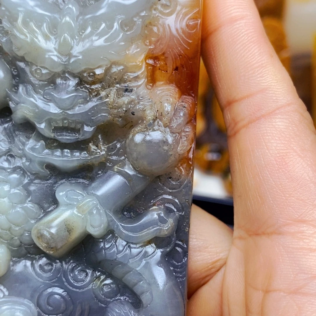 石英质玉（黄龙玉）未镶嵌颈饰