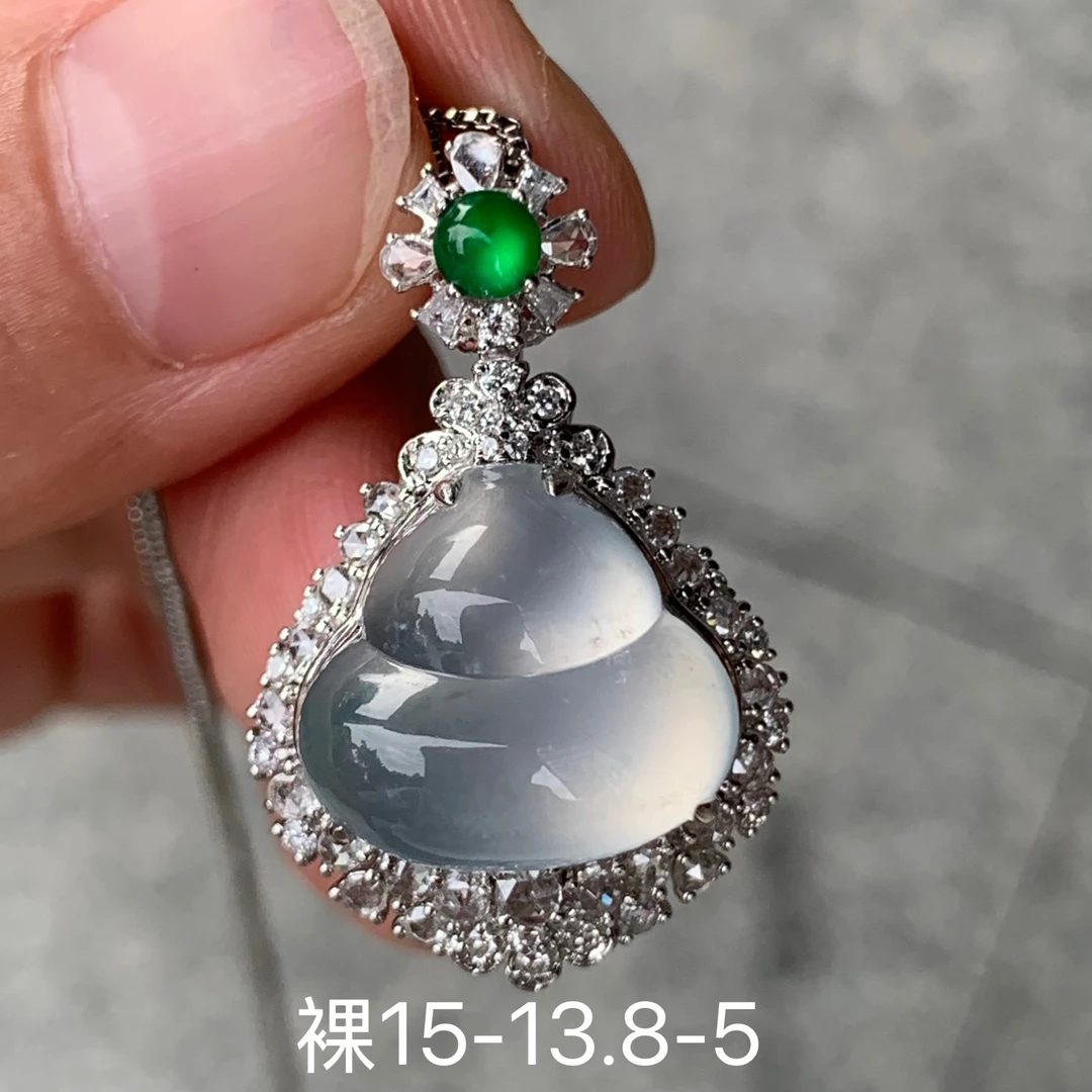高冰葫芦天然翡翠吊坠 镶嵌精致 女生配饰