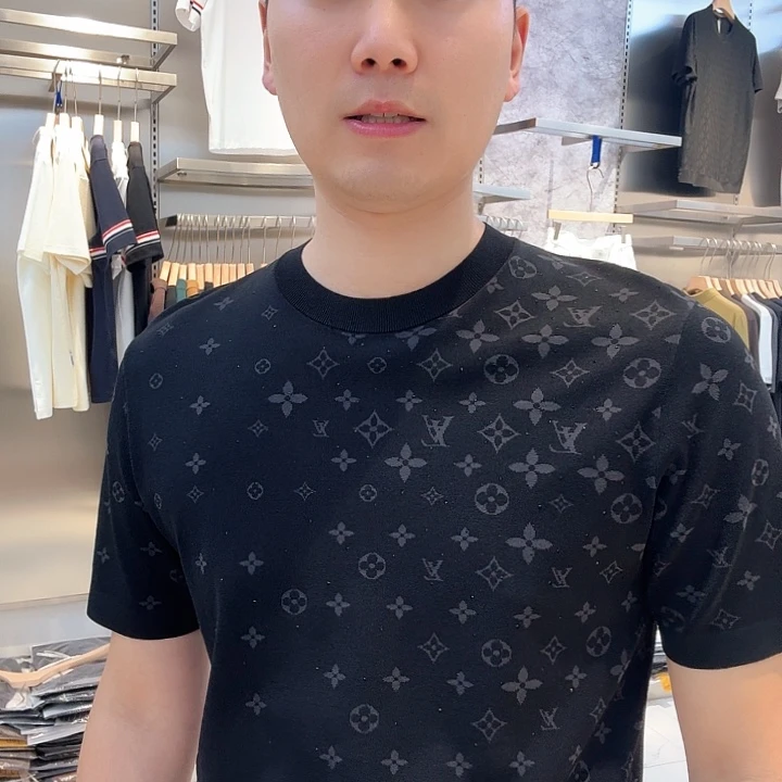 高品质烫钻伊利特短袖