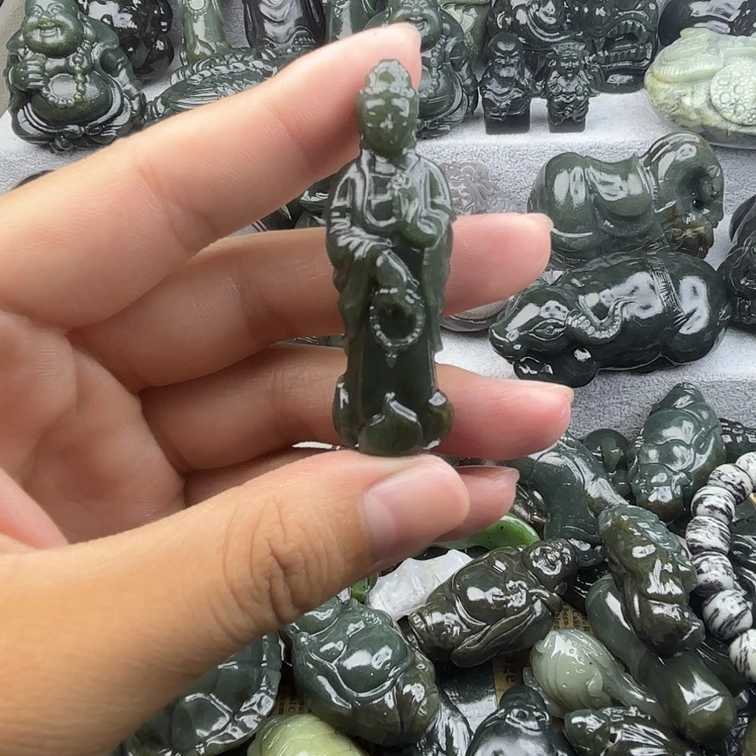 颈饰未镶嵌和田玉（糖玉）