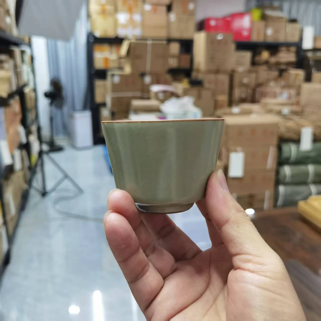 徐孝丰圣财杯润彩豆青开片大师杯 福袋
