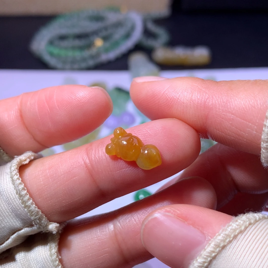 小***洲翡翠未镶嵌耳饰鱼