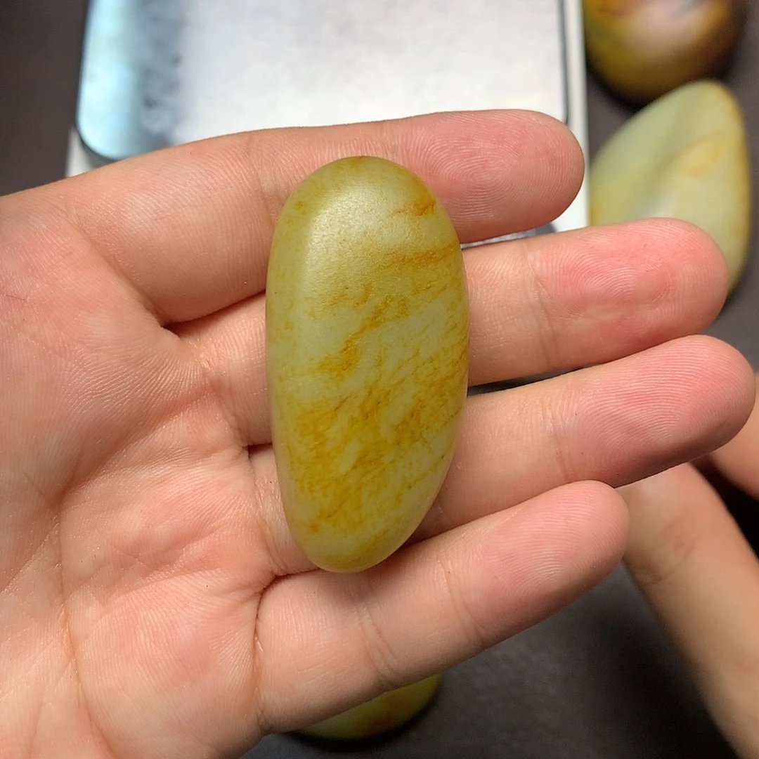 和田玉（糖玉）未镶嵌挂件