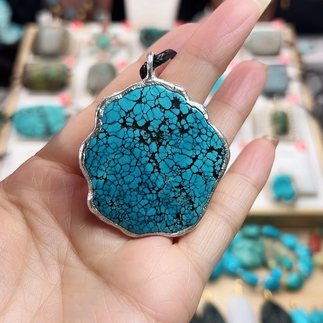 爱***哥绿松石银S925镶嵌颈饰