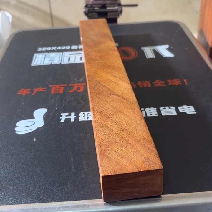 大叶紫檀（黑酸枝木类）