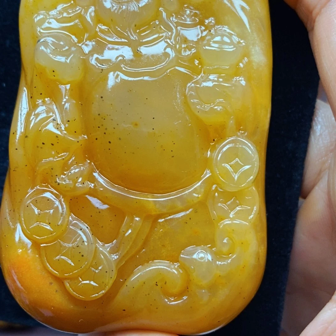 未镶嵌石英质玉(黄龙玉)颈饰