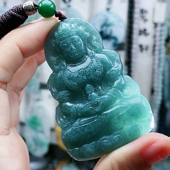 颈饰足铂镶嵌翡翠翡翠