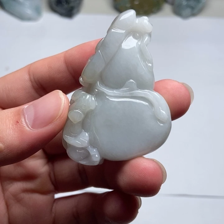 翡翠未镶嵌颈饰葫芦2