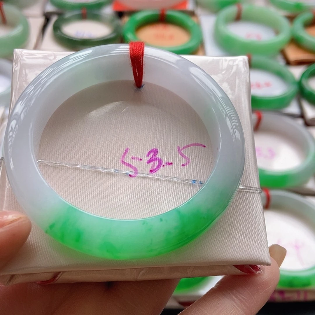 未镶嵌手镯翡翠53