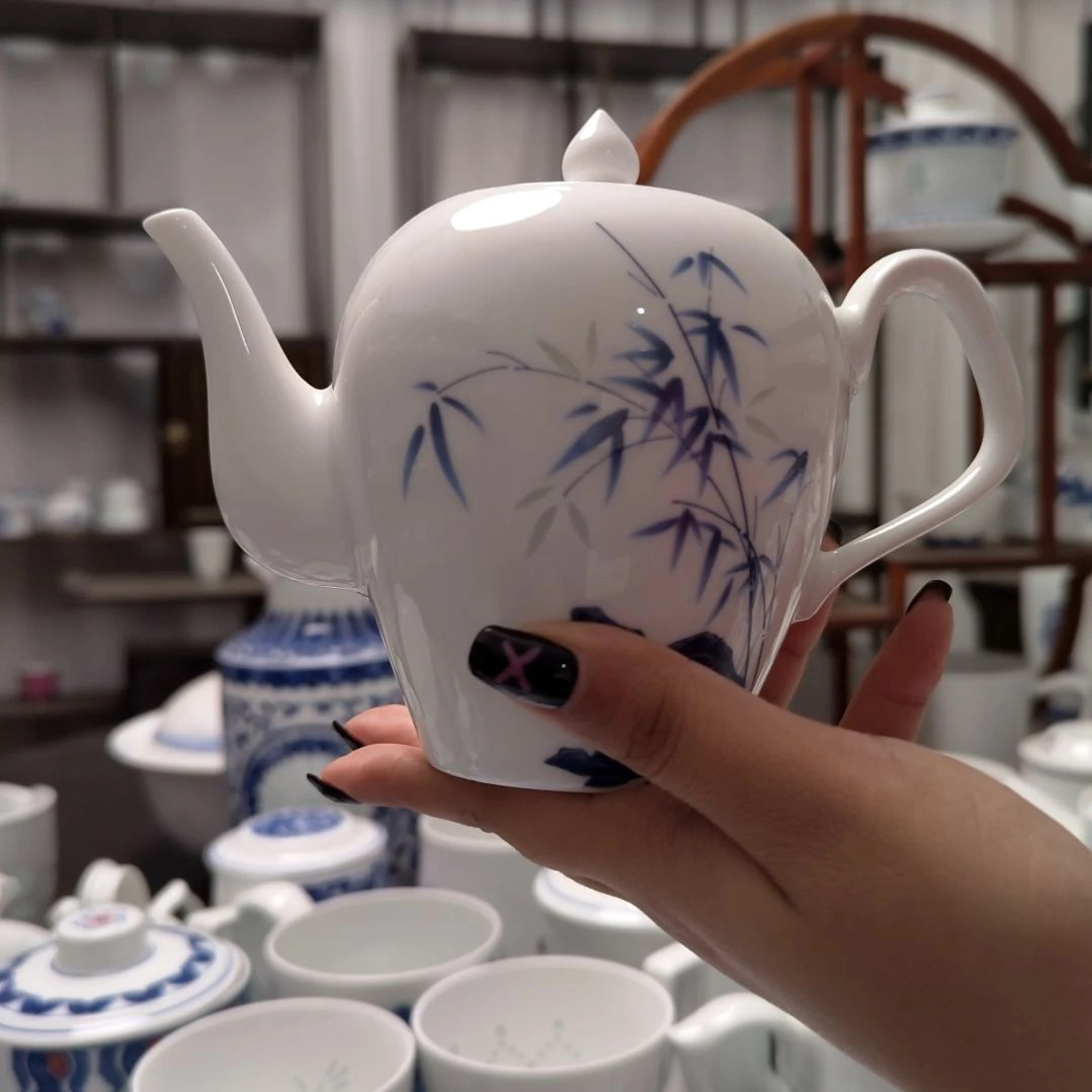陶瓷节节高升茶壶一个