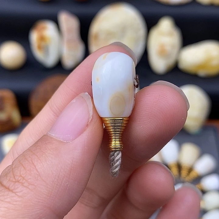 琥珀未镶嵌裸石9瓷白微瑕b996