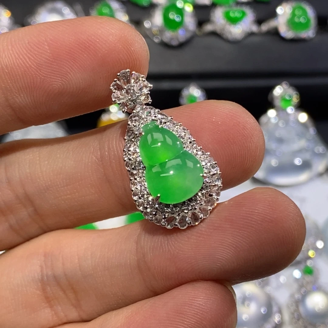 吊坠(不含链)18K金镶嵌翡翠冰阳绿葫芦