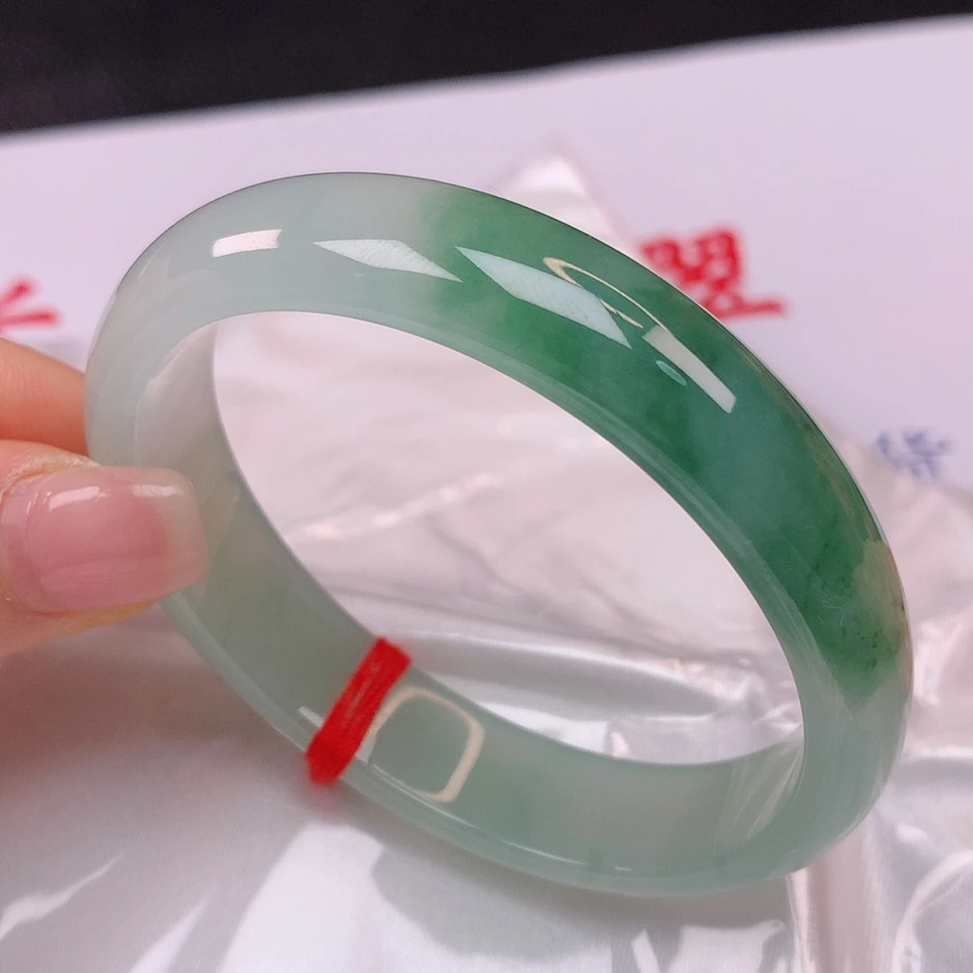 【闪购商品】未镶嵌手镯翡翠56贵妃手镯