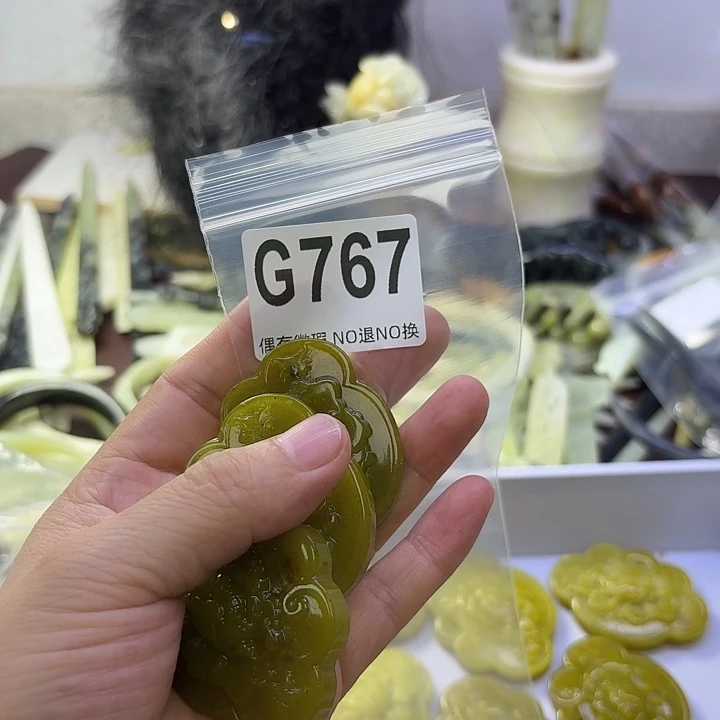 辛***婷蛇纹石玉合金发饰