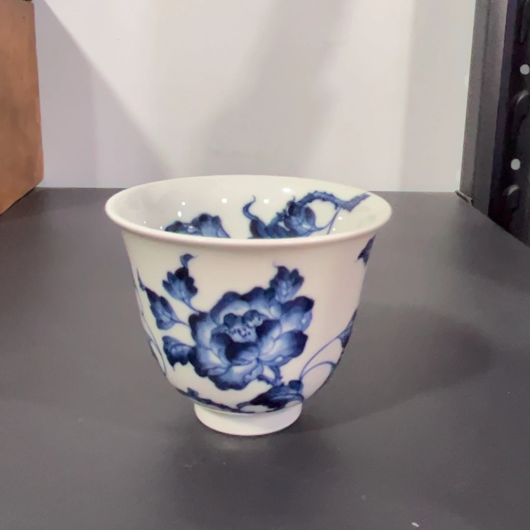 仿明青花牡丹花铃铛杯