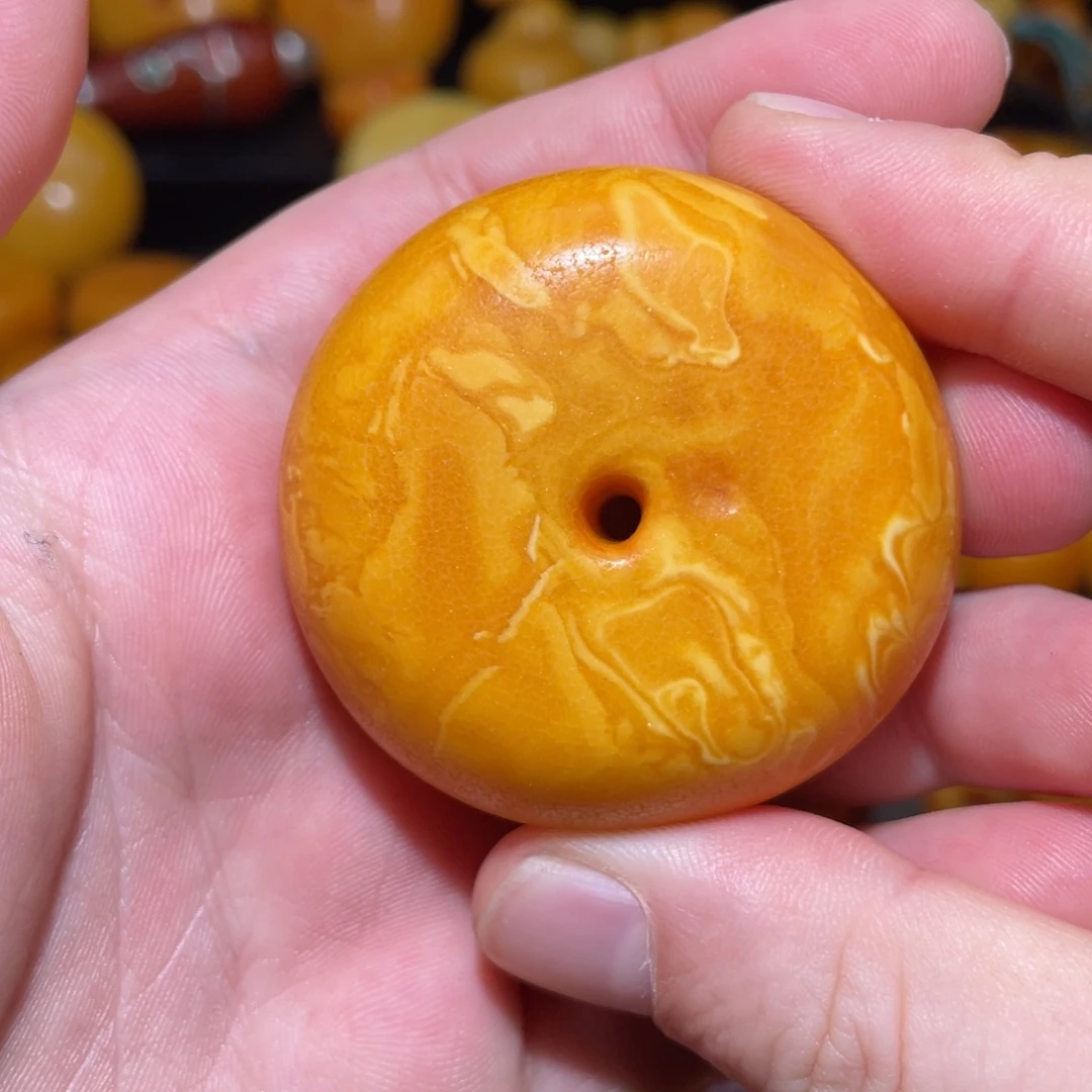 裸石琥珀未镶嵌饼子