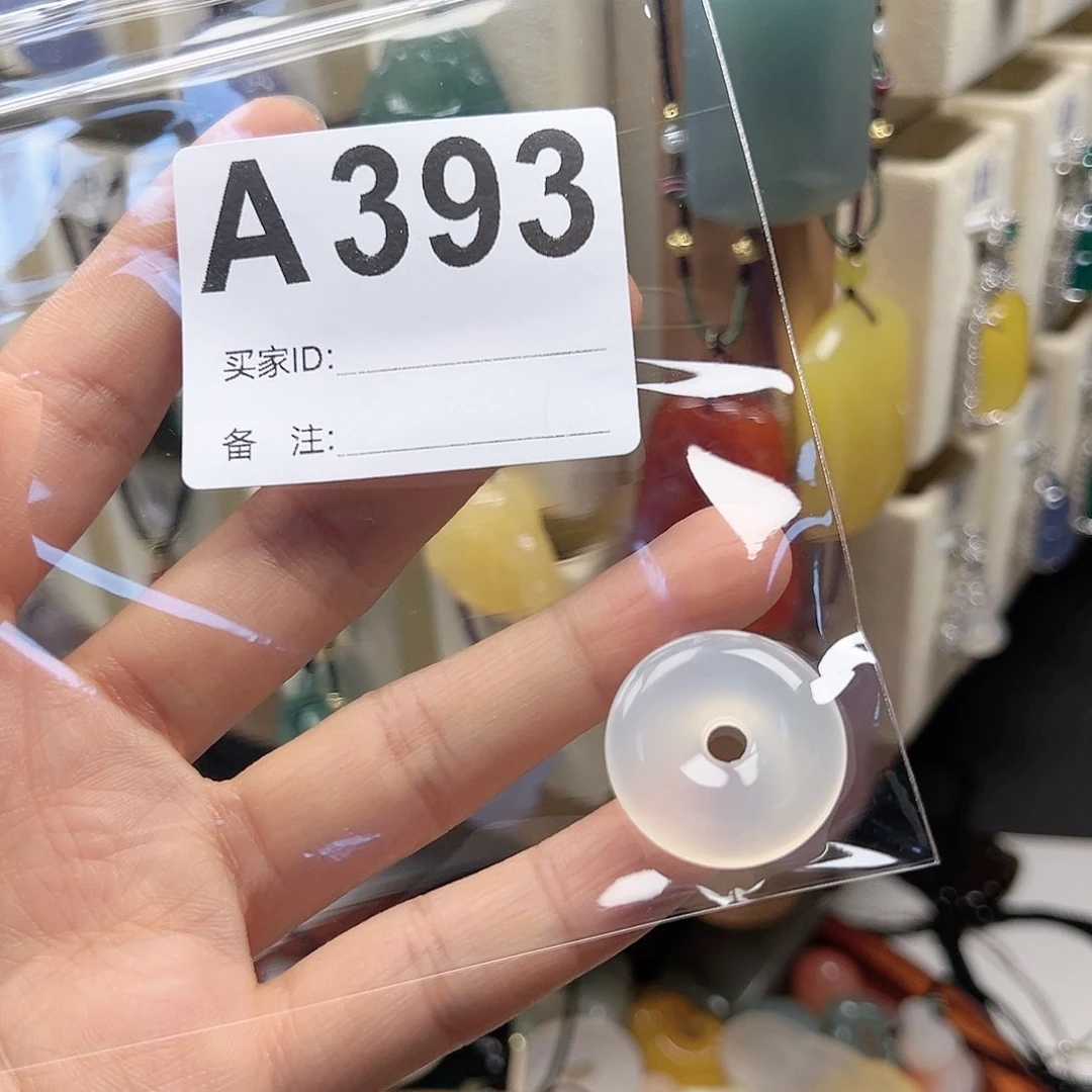 玛瑙/玉髓颈饰合金涛**旧