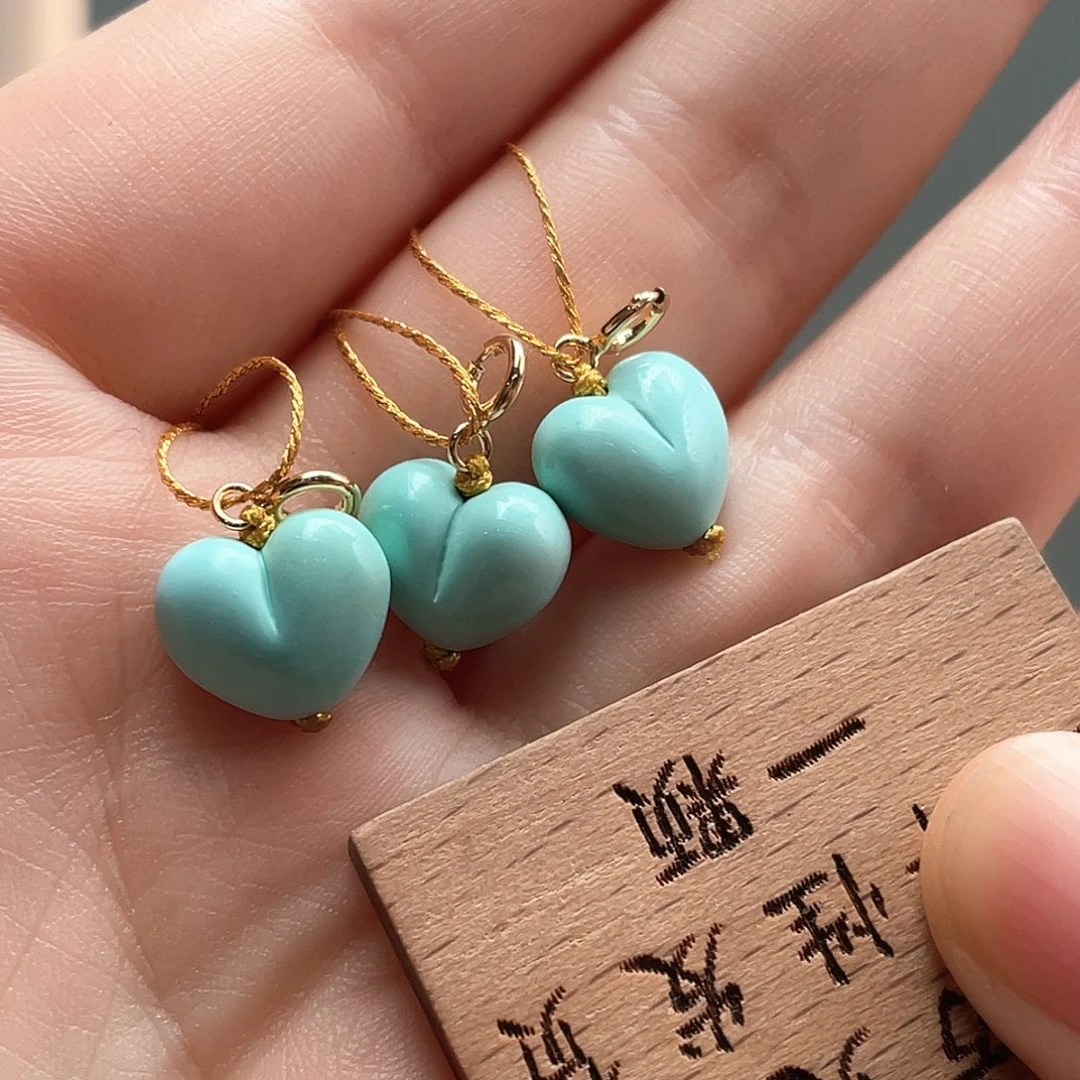 未镶嵌绿松石颈饰