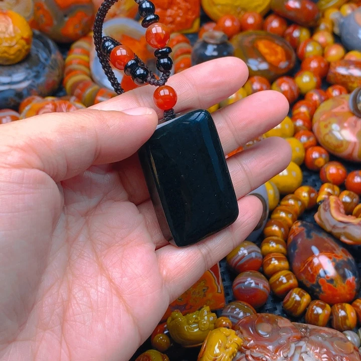 玛瑙/玉髓未镶嵌吊坠项链