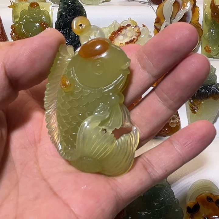 岫玉未镶嵌吊坠(赠链)