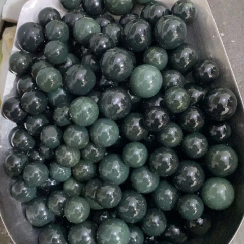 未镶嵌和田玉（糖玉）挂件