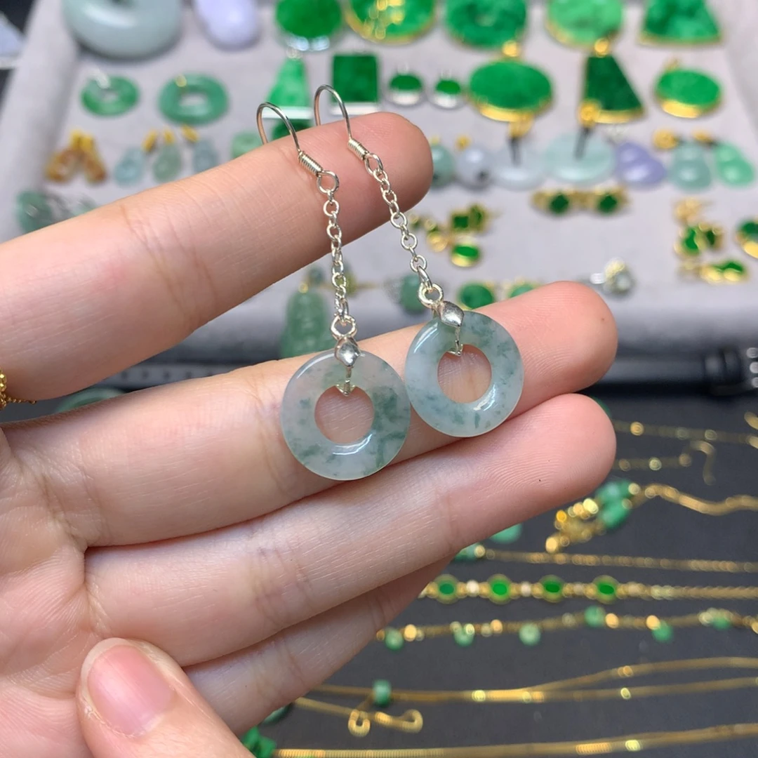 翡翠未镶嵌颈饰有纹裂