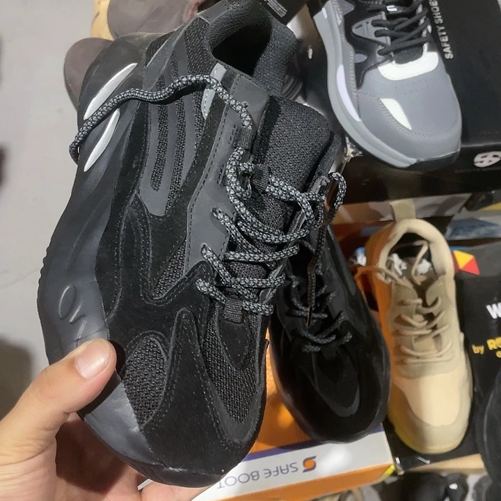 牛毛皮40鞋码。。。。。。