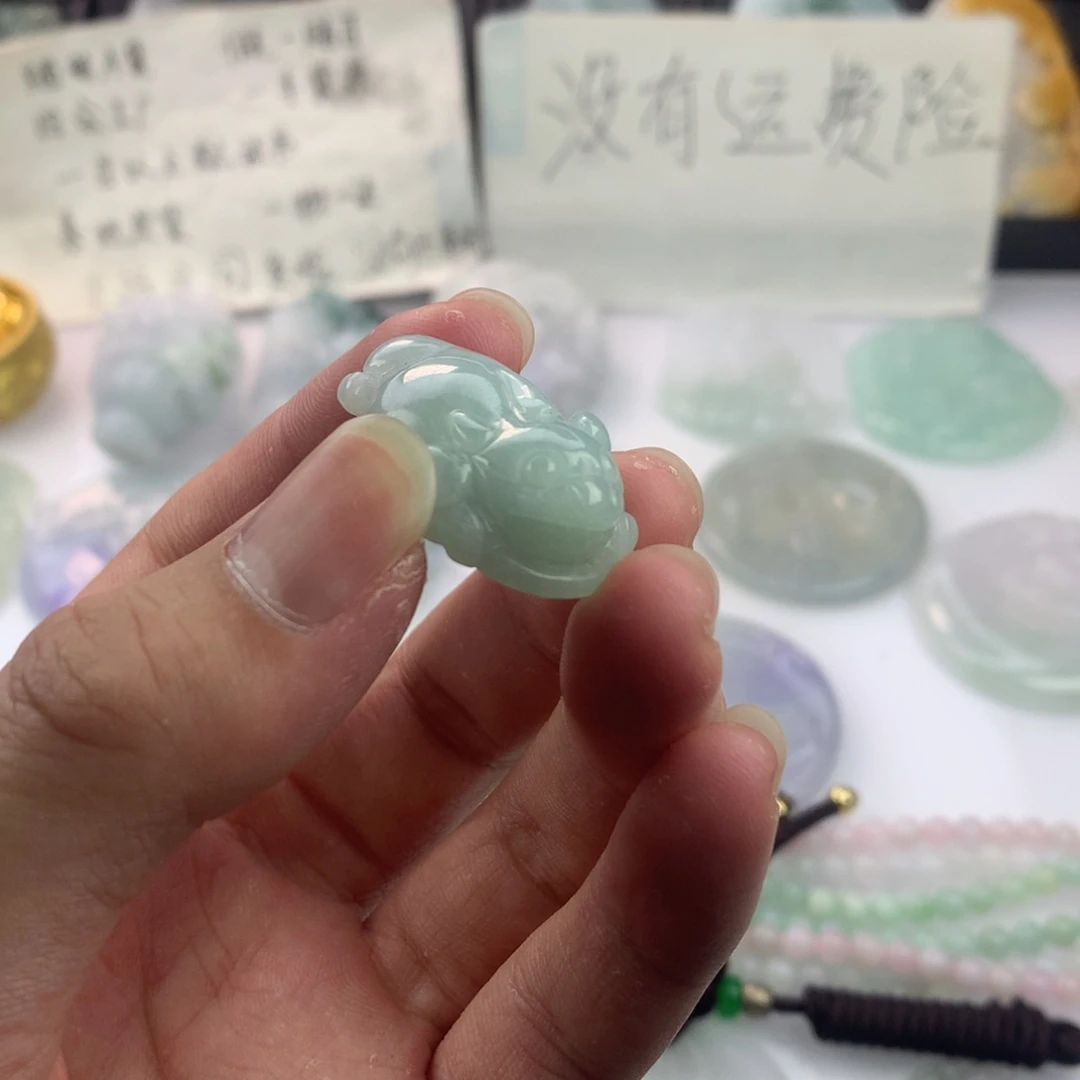 翡翠颈饰未镶嵌