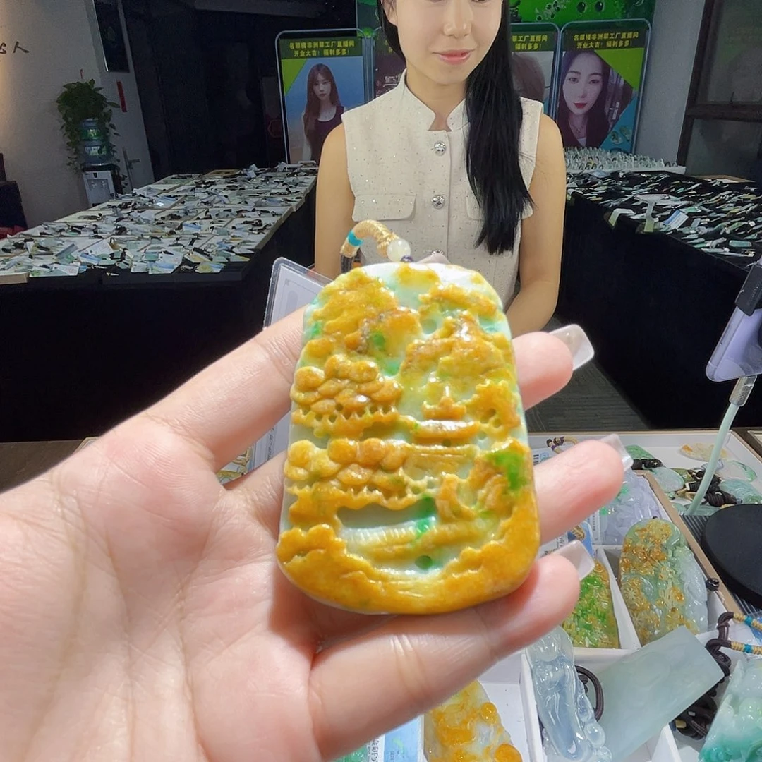 颈饰未镶嵌翡翠一个
