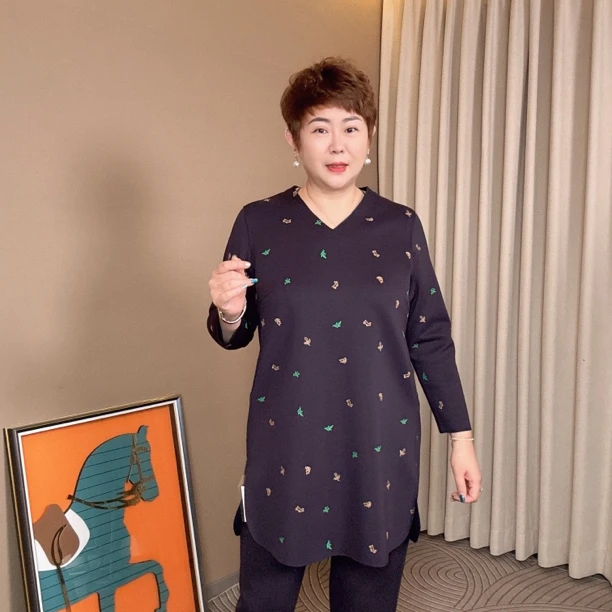 气质印花休闲V领常规女长袖中长款T恤宽松洋气秋冬春秋显瘦大码