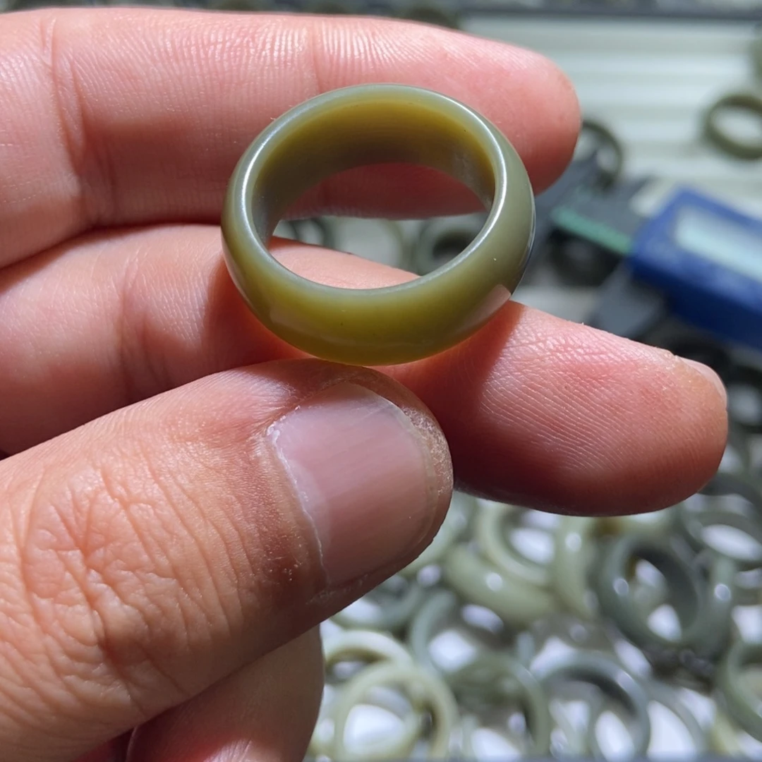 爱***乖和田玉（糖玉）未镶嵌手链