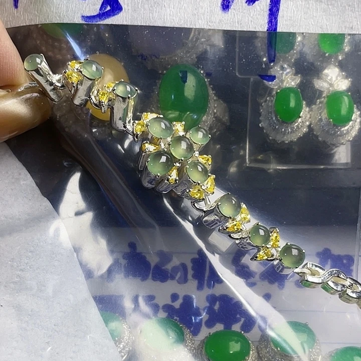 秋***8定制翡翠未镶嵌74256806443