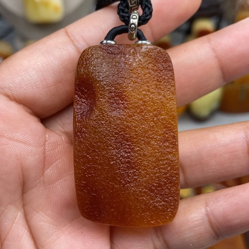 【闪购商品】琥珀颈饰未镶嵌