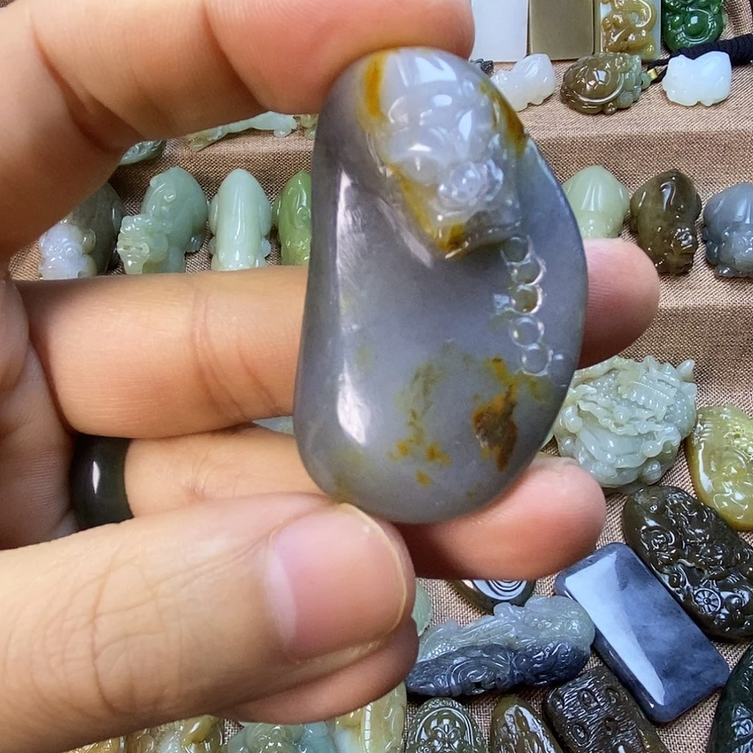 和田玉（糖玉）未镶嵌颈饰