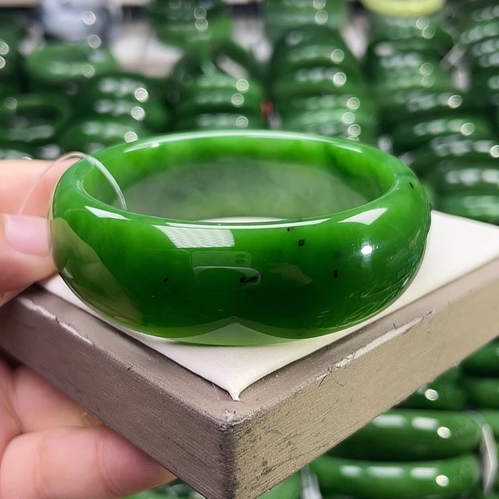 未镶嵌手镯和田玉（碧玉）