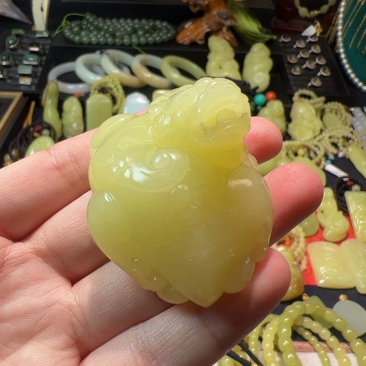 和田玉（黄玉）颈饰未镶嵌