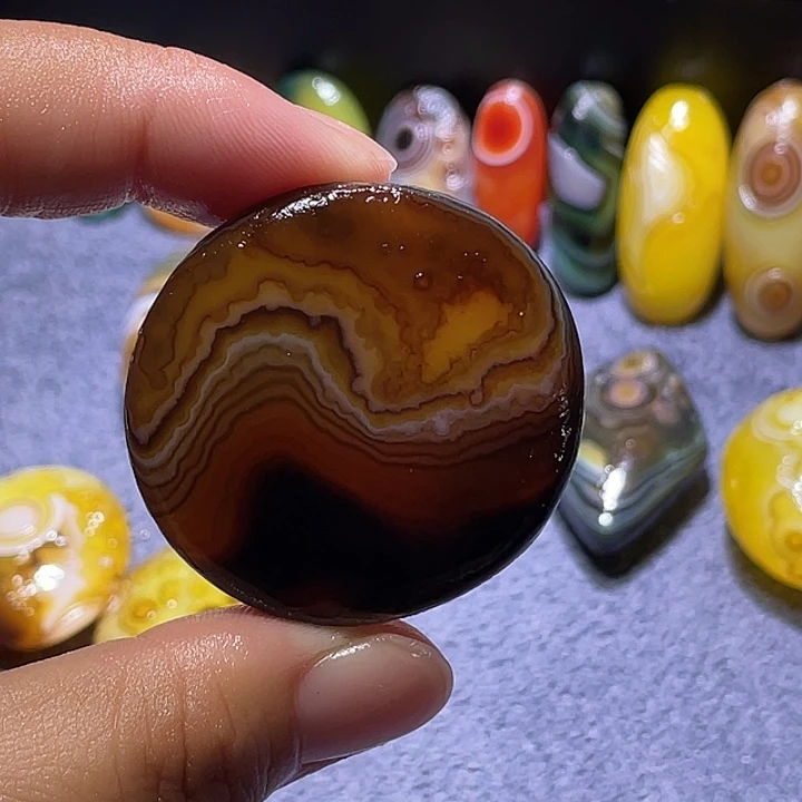 我***王玛瑙/玉髓未镶嵌珠宝奇石