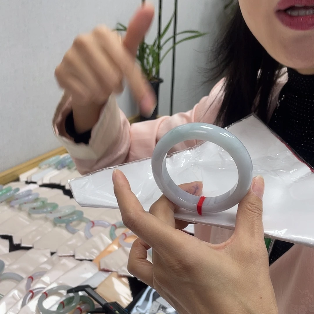 无***猪翡翠未镶嵌手镯翡翠