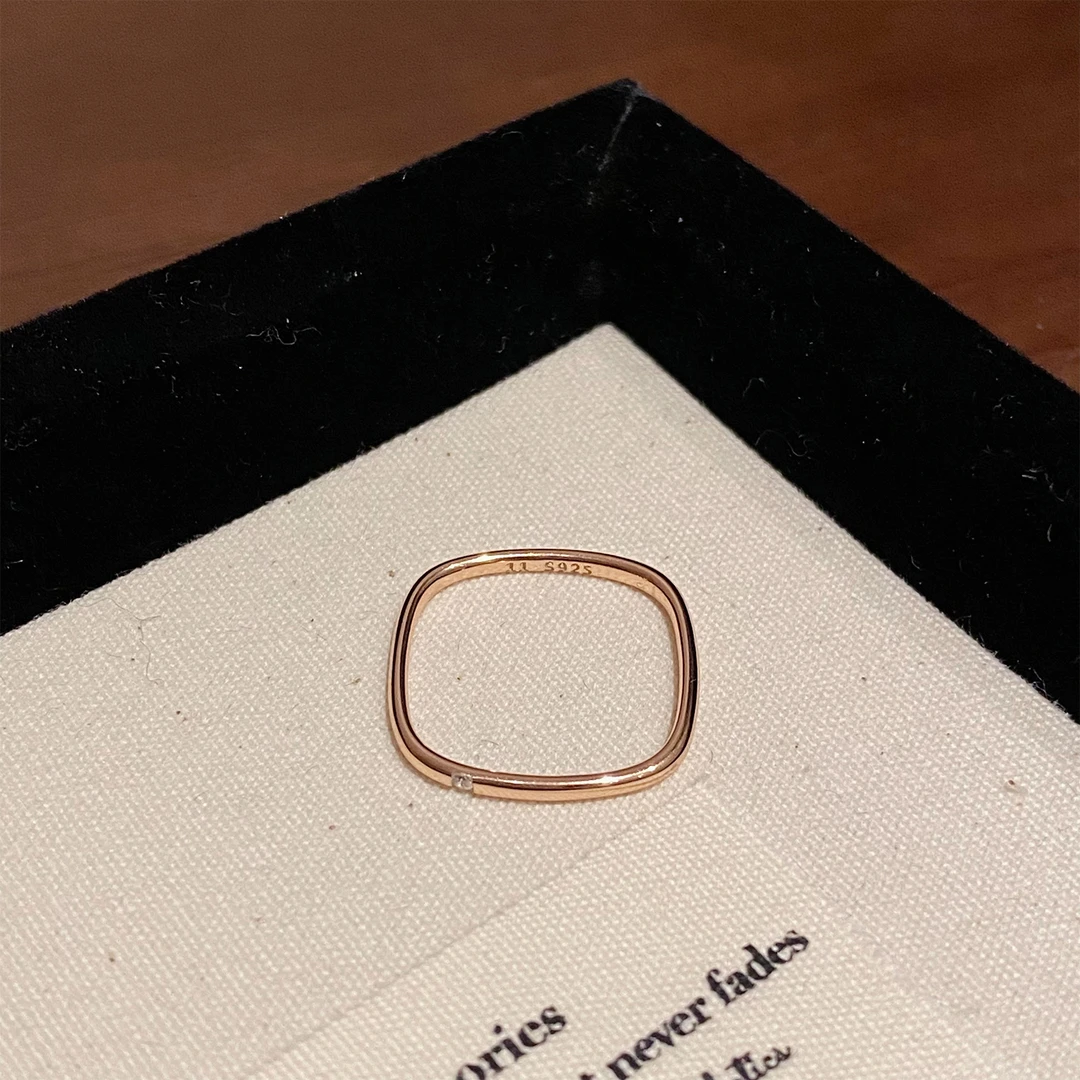 925银合成锆石戒指 轻奢气质时尚小众百搭简约经典素圈戒指A1254